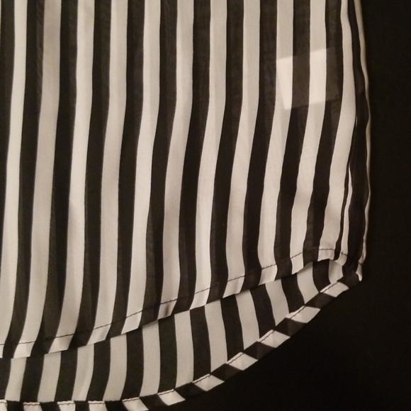 ☯️ Almost Famous blk/wht striped long sleeved top - Picture 4 of 5